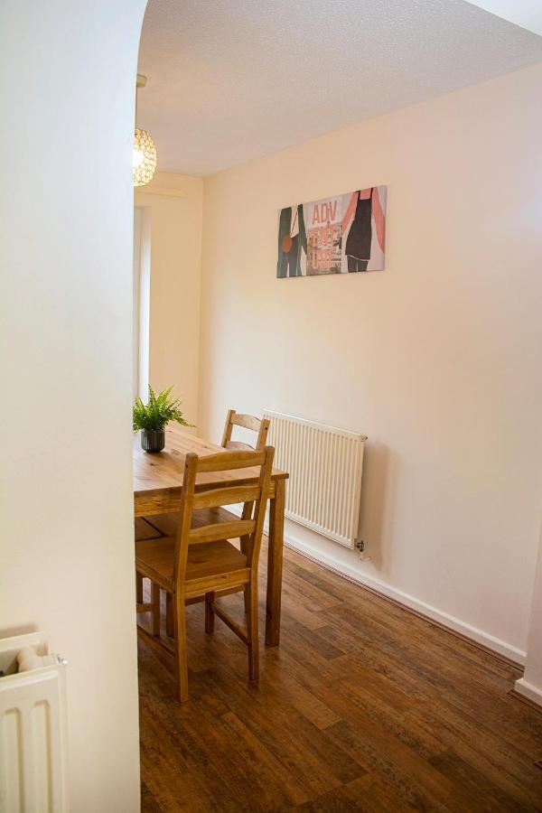 Cosy 3-Bed Home Close To City Centre マンチェスター エクステリア 写真